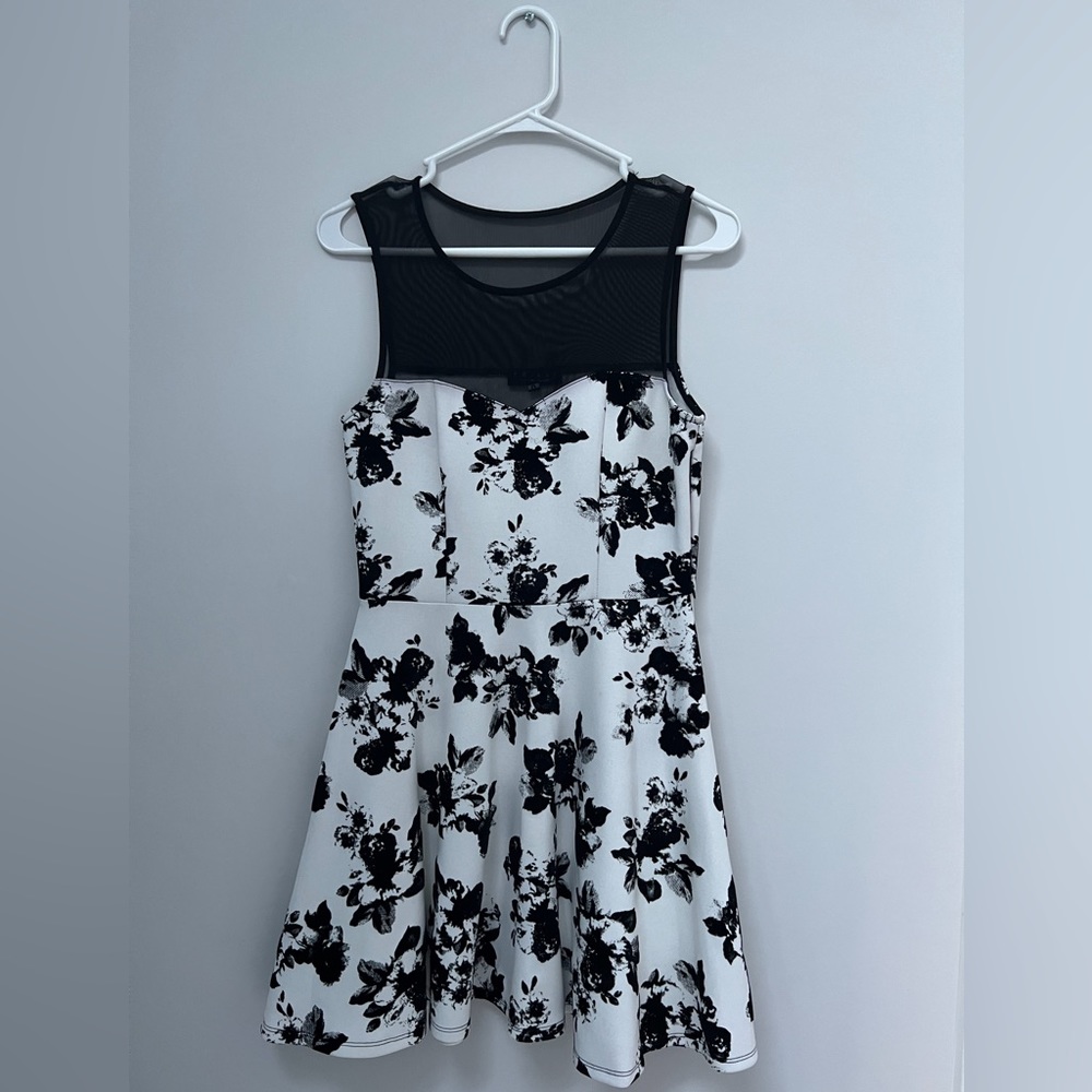 Trixxi black and white sleeveless floral dress